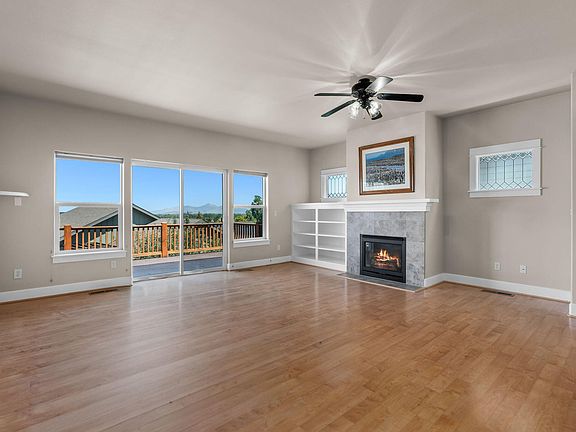 4th image of 3551 SW Salmon Ct