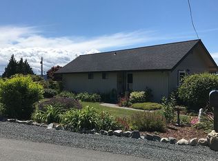 1154 York Pl, Camano Island, WA 98282
