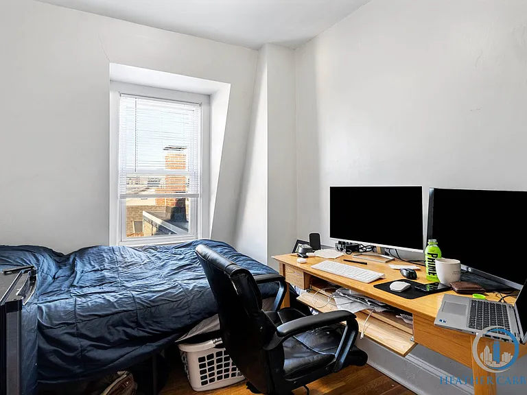 24 Thomas Park #2 — Photo 11