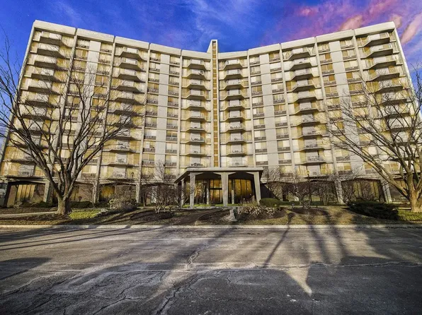 20 N Tower Rd APT 10E, Oak Brook, IL 60523