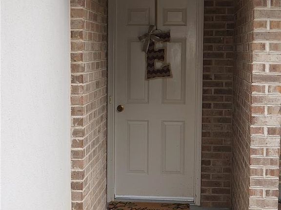 2nd image of 450 Lochmere Dr