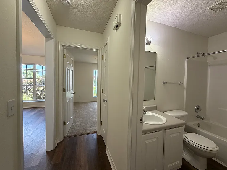 562 Batten Blvd — Photo 14