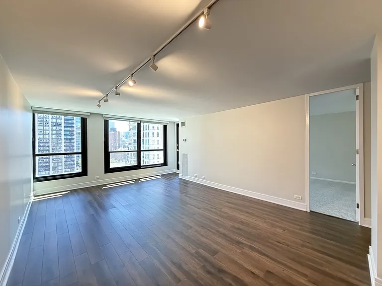 1030 N State St #K21 — Photo 12