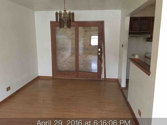 3rd image of 1828 W 172nd St