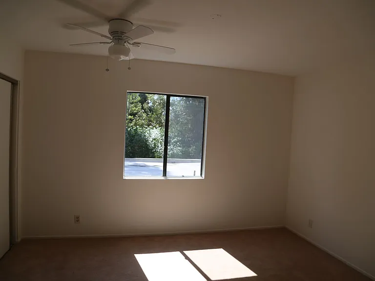 6738 Encino Ave #4 — Photo 11