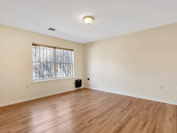 527 A Martin Luther King Jr Drive image 13 of 14