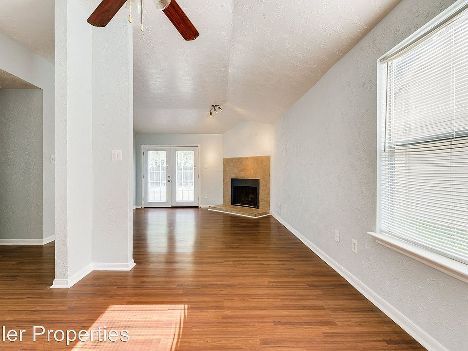 1st image of 1806 Oakwell Ln
