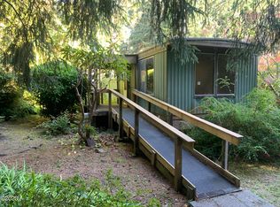 415 NE Big Cedar St, Yachats, OR