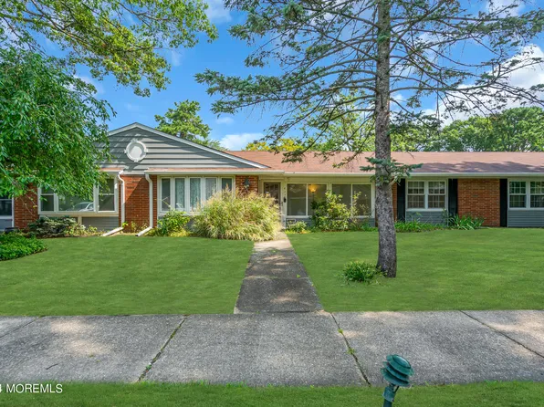 413B Chatham Court, Lakewood, NJ 08701