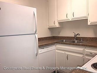 4th image of 4550 Vandever Ave APT 2