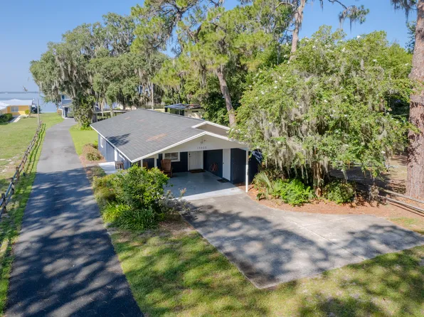 13922 SE 124th St, Ocklawaha, FL 32179