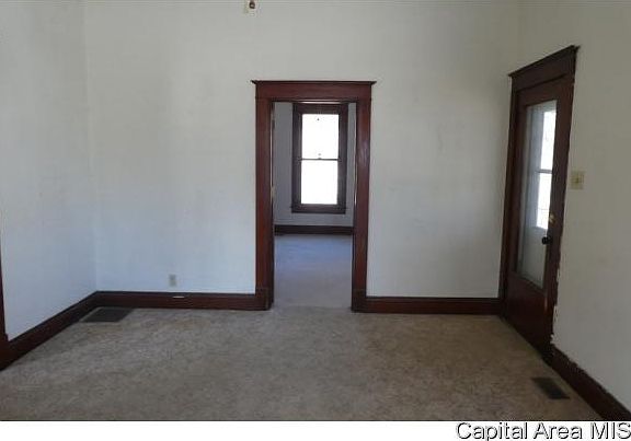 3rd image of 532 S Plum St