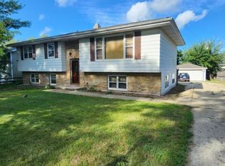 33276 N Sunset Ave, Grayslake, IL 60030