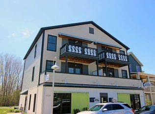 2039 Celadon Dr NE, Grand Rapids, MI 49525