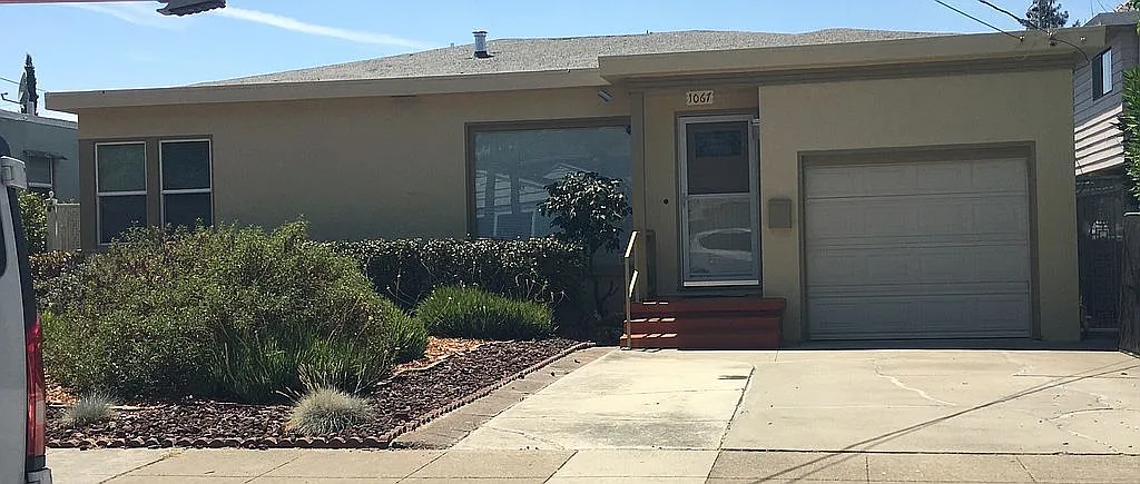 1067 15th Ave photo 1
