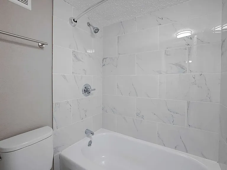 Maxton West Apartment Homes — Photo 72