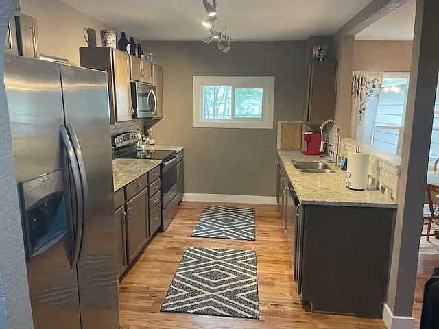 926 E Moreno Ave — Photo 6