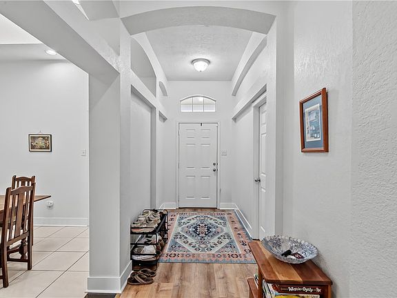 3rd image of 1023 Fallbrook Loop