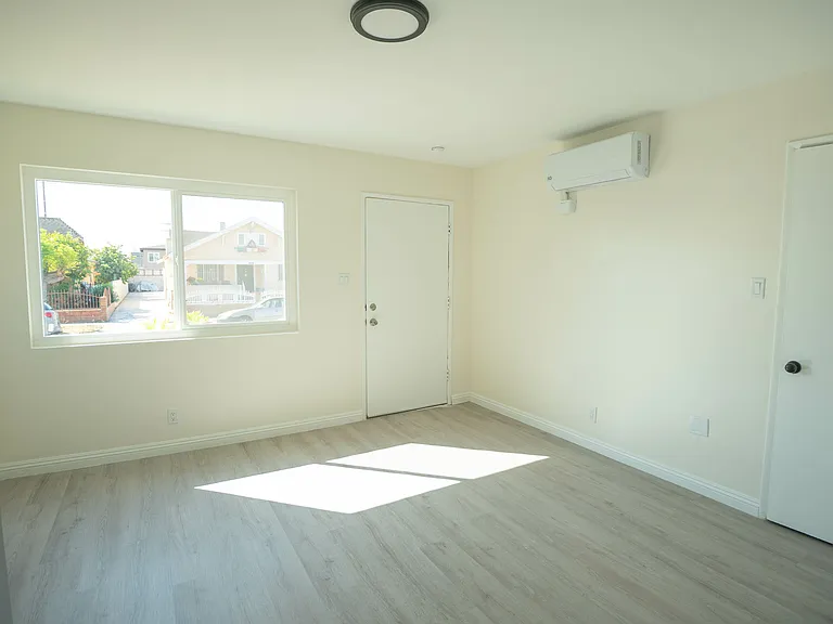 825 W 167th St #1 — Photo 3
