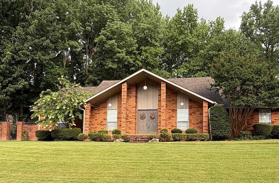 1st image of 2806 Woodthrush Cir