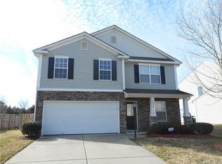 15418 Lakepoint Forest Dr, Charlotte, NC 28278