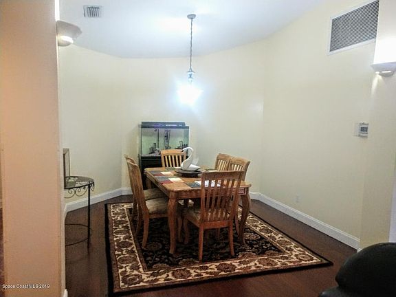 4th image of 2070 Bottlebrush Dr