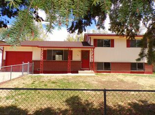 823 Holmes Dr, Colorado Springs, CO 80909