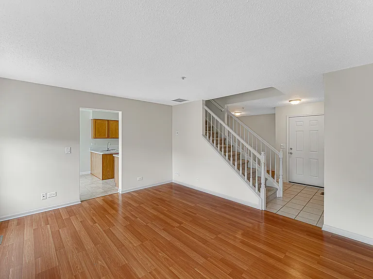 2588 Dickens Ct — Photo 8