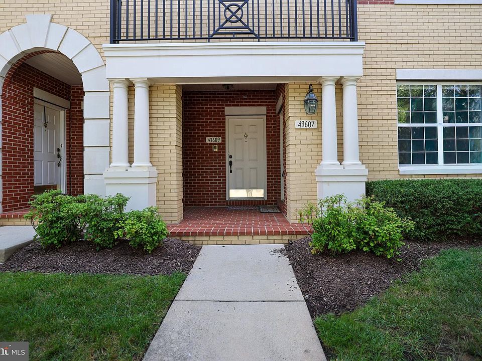 1st image of 43607 McDowell Sq