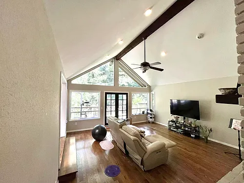 160 129th Ave NE Photo 1