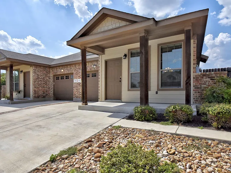 577 Creekside Cir — Photo 5
