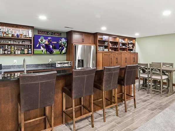 11 Moon Cir, Saint Cloud, MN 56301