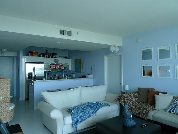 5th image of 601 NE 36th St APT 2702