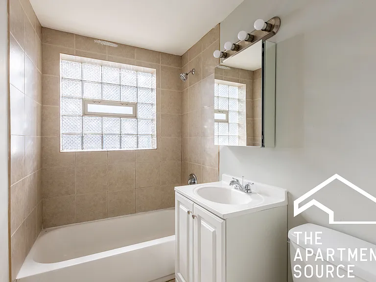 1300 S 51st Ct #202 — Photo 3