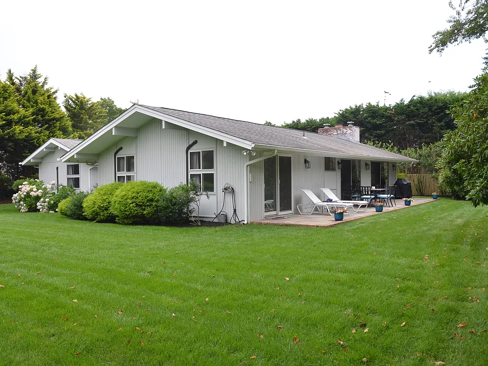 350 Bluff Rd