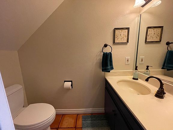 5th image of 118 Jeranios Ct