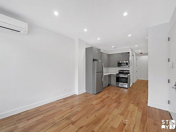4th image of 187 Pulaski St #1B