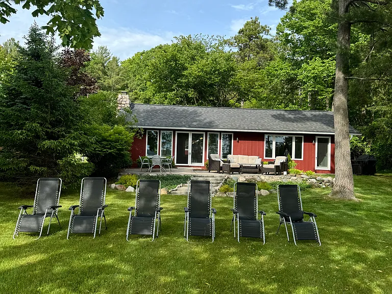 3756 Springwater Beach Rd — Photo 5