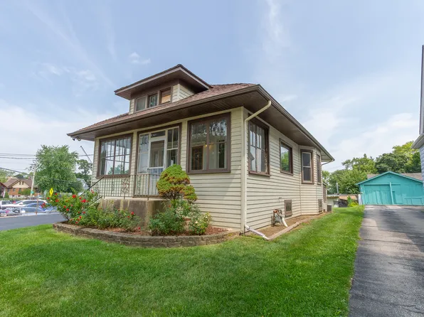 307 Marguerite St, Elgin, IL 60123