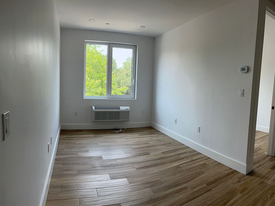 2nd image of 1214 Ogden Ave