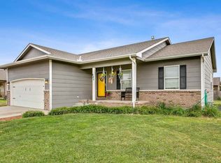 803 W Longview Ct, Valley Center, KS 67147