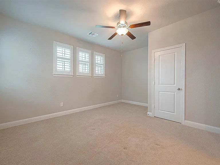 58 Canopy Green Dr — Photo 31