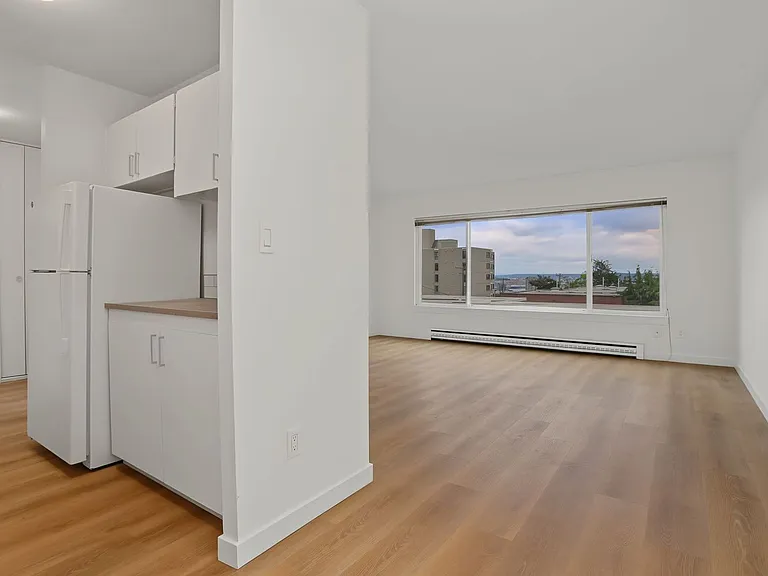 1221 Apartments — Photo 39