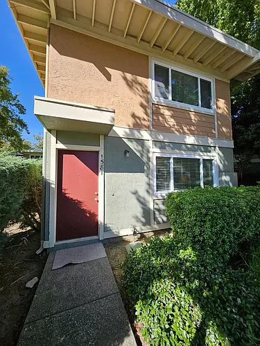 1581 Drake Dr Photo 1