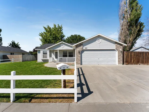 825 Partridge Dr, Mountain Home, ID 83647