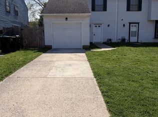 8 Hewitt Ln, Sicklerville, NJ 08081
