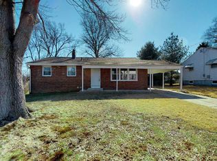 27 Dark Leaf Dr, Hamilton, NJ 08610