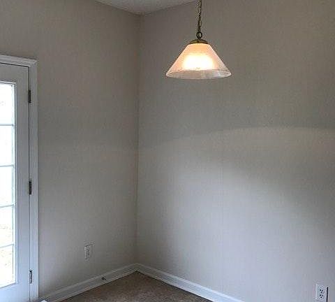 2nd image of 154 Queensberry Ct