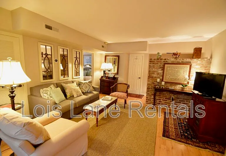 55 Ashley Ave #4 — Photo 4