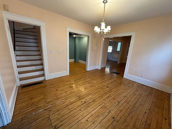 2nd image of 1319 W 76th St